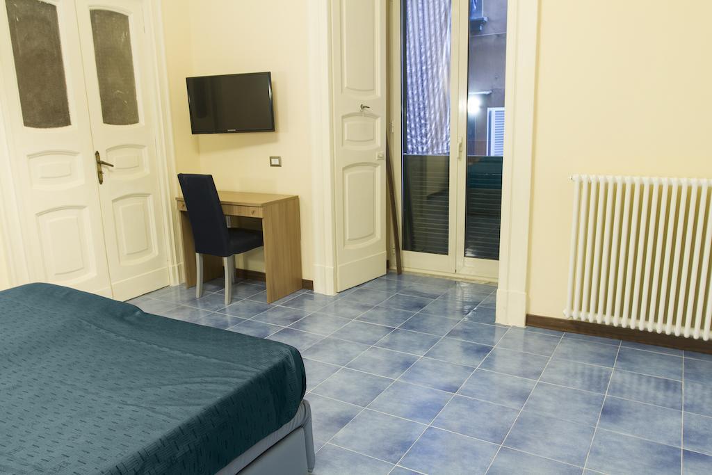 Bed and Breakfast Duomo 89 Neapol Pokoj fotografie